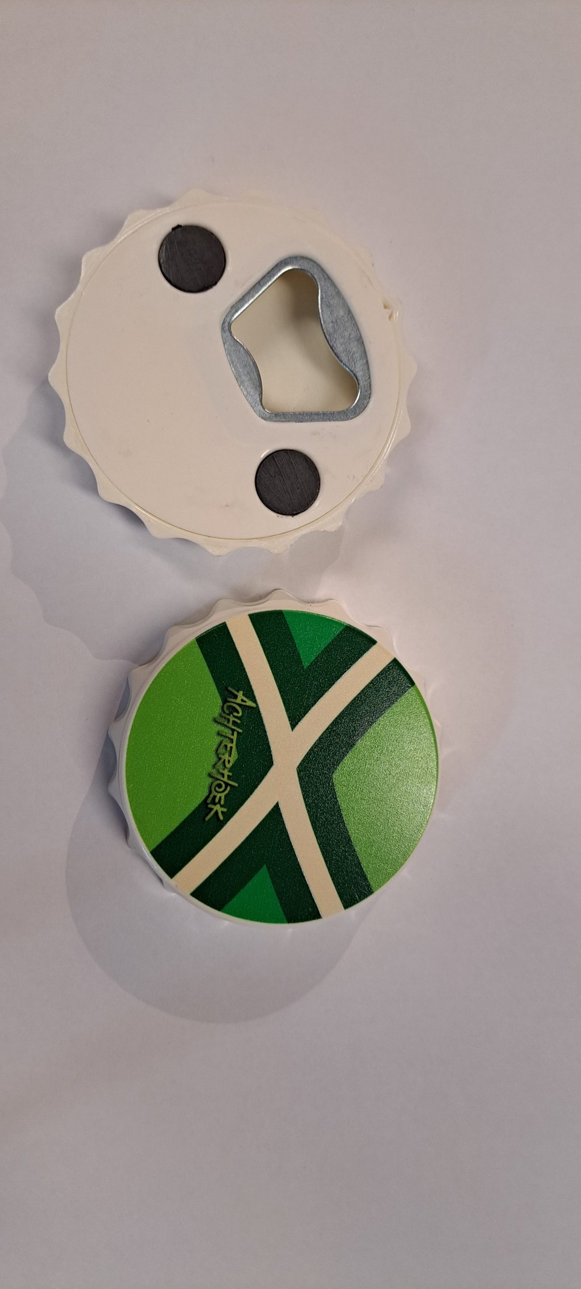 Magneet en flesopener met Achterhoekse vlag